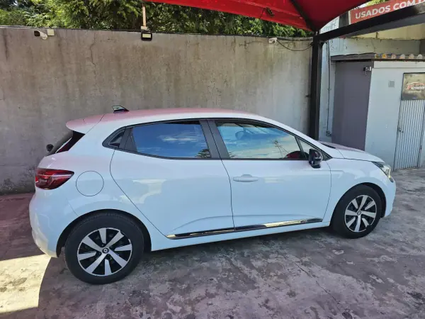Renault Clio 2023 - 11999 EUR, 115000 km - AUTO.MOTO.pt - 115000km - foto 4 de 14