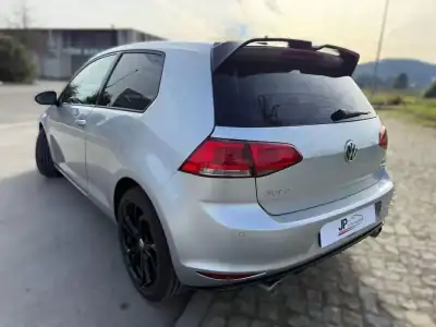 Volkswagen Golf 2016 - 16490 EUR, 148200 km - AUTO.MOTO.pt - 148200km - foto 8 de 26
