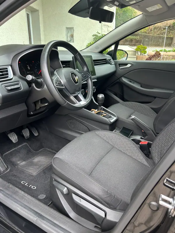 Renault Clio 2020 - 13500 EUR, 89140 km - AUTO.MOTO.pt - 89140km - foto 12 de 15