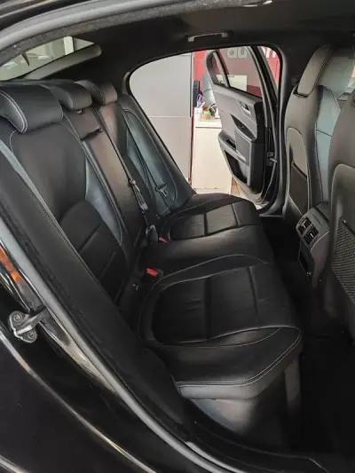 Jaguar XE 2017 - 14250 EUR, 243000 km - AUTO.MOTO.pt - 243000km - foto 17 de 34