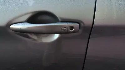 Nissan Qashqai 2017 - 15999 EUR, 139999 km - AUTO.MOTO.pt - 139999km - foto 12 de 34