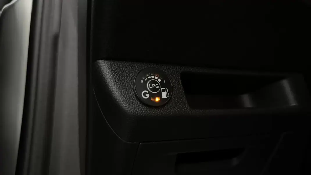 Renault Clio 2021 - 11490 EUR, 171078 km - AUTO.MOTO.pt - 171078km - foto 22 de 27