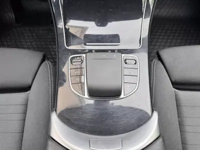 Mercedes-Benz GLC 300 2021 - 35900 EUR, 157354 km - AUTO.MOTO.pt - 157354km - foto 18 de 22