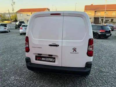 Peugeot PARTNER 1.5 HDI PRO LONGA L2H1 2020 - 11900 EUR, 177000 km - AUTO.MOTO.pt - 177000km - foto 7 de 14