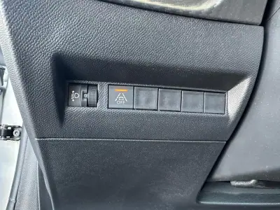 Peugeot 208 2023 - 16900 EUR, 27566 km - AUTO.MOTO.pt - 27566km - foto 20 de 36