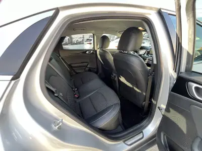 Kia XCeed 2021 - 16950 EUR, 147000 km - AUTO.MOTO.pt - 147000km - foto 30 de 33