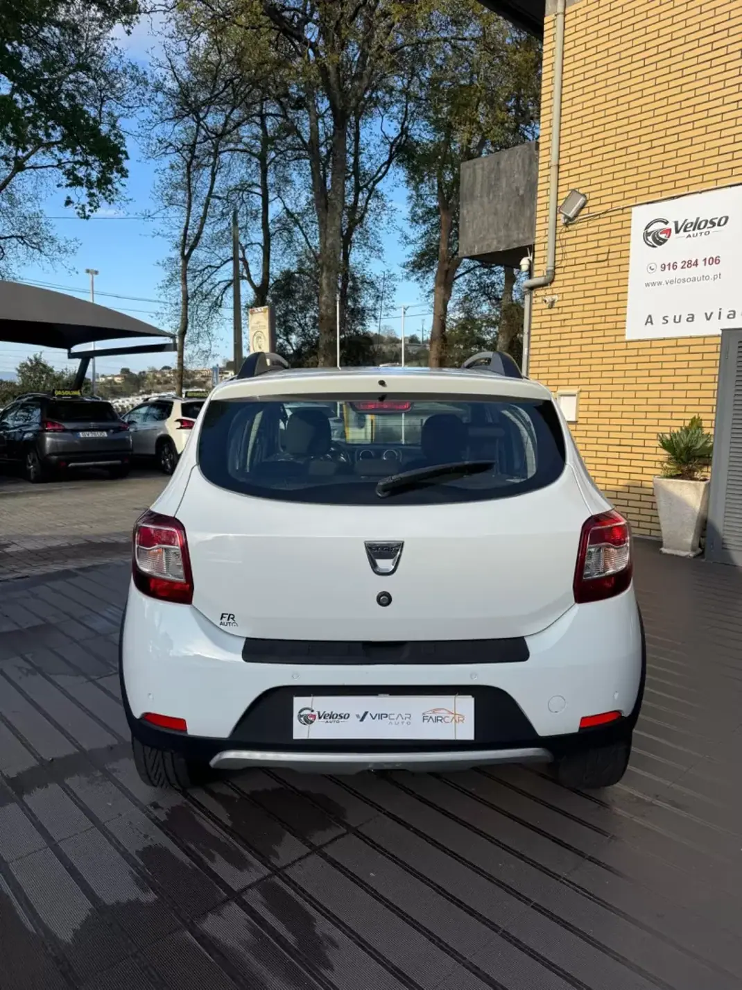 Dacia Sandero 2014 - 7900 EUR, 157500 km - AUTO.MOTO.pt - 157500km - foto 5 de 10