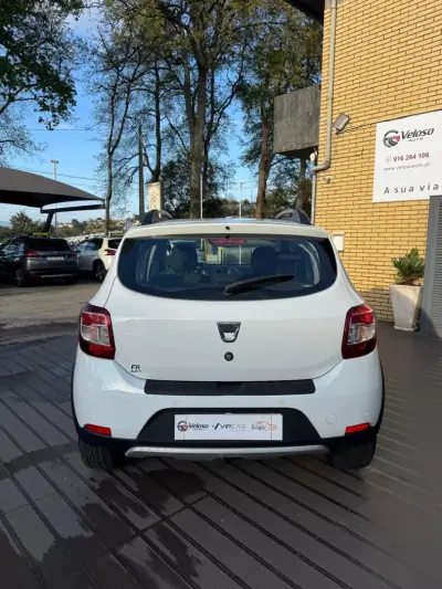 Dacia Sandero 2014 - 7900 EUR, 157500 km - AUTO.MOTO.pt - 157500km - foto 5 de 10
