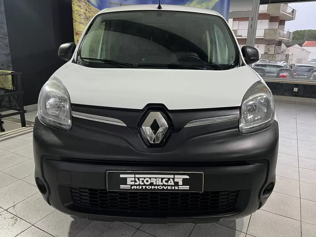 Renault 2021 - 11600 EUR, 110358 km - AUTO.MOTO.pt - 110358km - foto 5 de 20