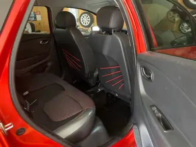 Renault Captur 2015 - 14900 EUR, 139000 km - AUTO.MOTO.pt - 139000km - foto 19 de 20