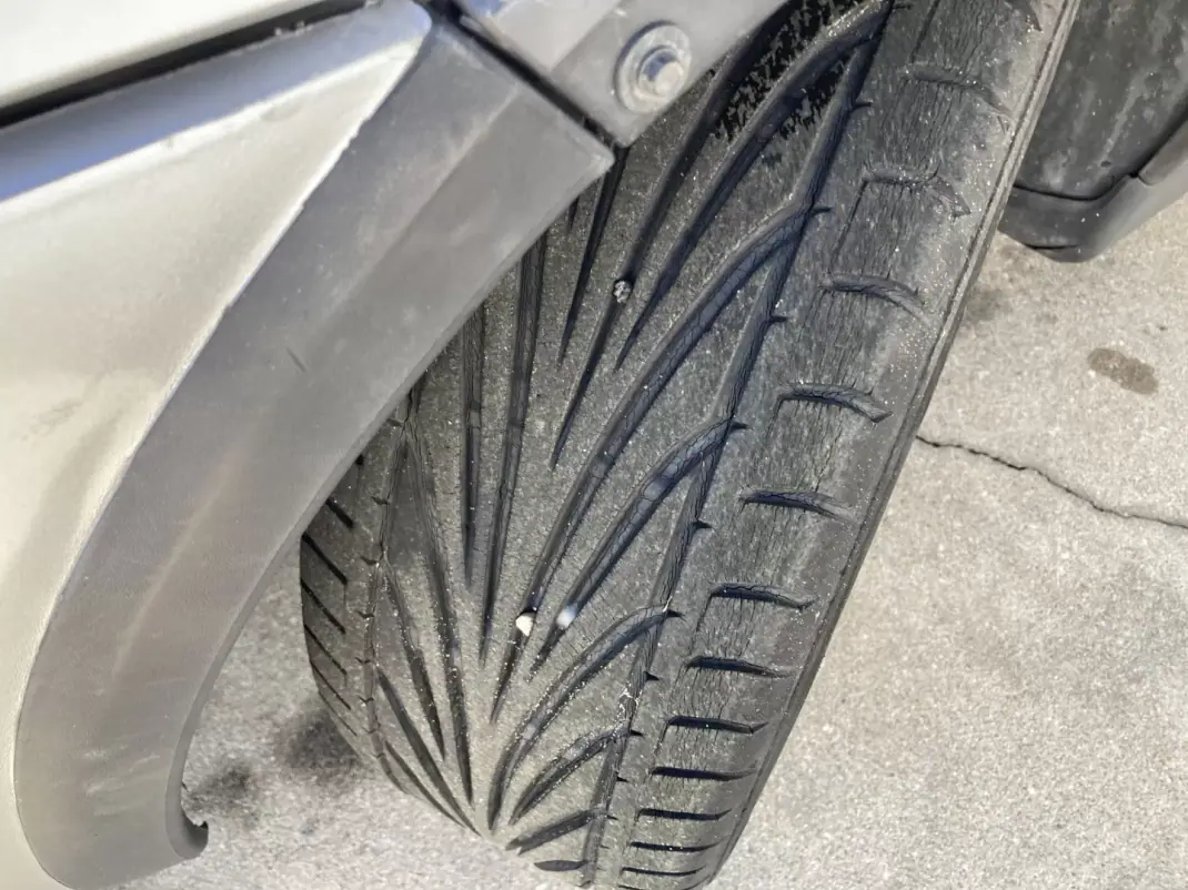 Opel Corsa 2005 - 2750 EUR, 187000 km - AUTO.MOTO.pt - 187000km - foto 10 de 11