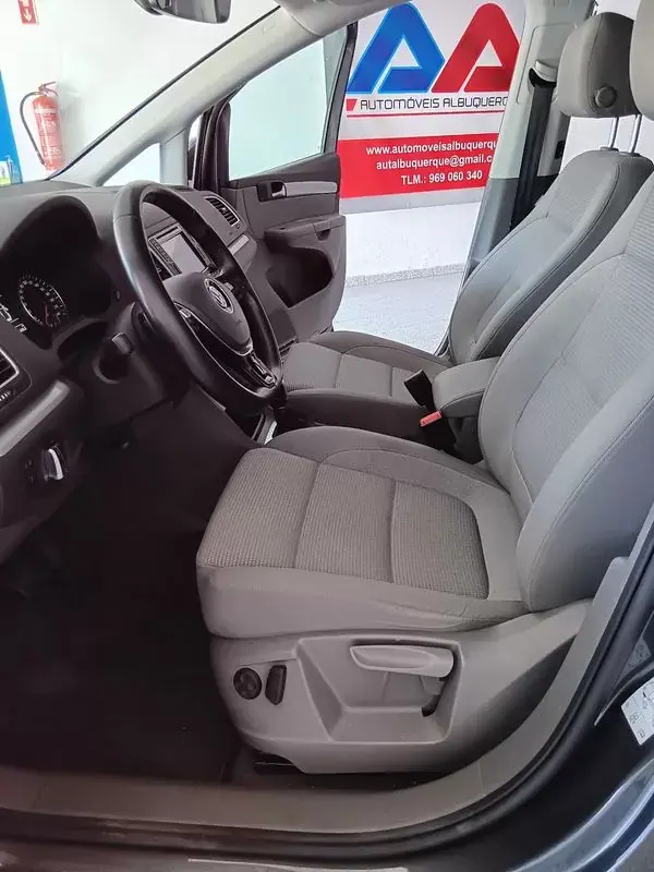 Volkswagen Sharan 2018 - 23750 EUR, 134000 km - AUTO.MOTO.pt - 134000km - foto 8 de 18