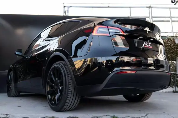 Tesla Model Y 2023 - 36990 EUR, 86000 km - AUTO.MOTO.pt - 86000km - foto 15 de 33