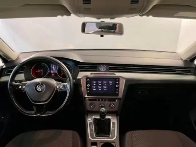 Volkswagen Passat Variant 2017 — foto 3 de 32