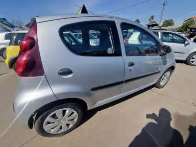 Peugeot 107 2012 - 6750 EUR, 163000 km - AUTO.MOTO.pt - 163000km - foto 4 de 12