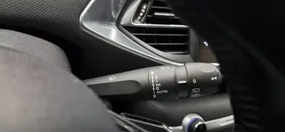 Peugeot 308 SW 2016 - 9490 EUR, 123000 km - AUTO.MOTO.pt - 123000km - foto 15 de 27