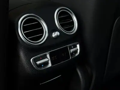Mercedes-Benz E 300 2019 - 33490 EUR, 105000 km - AUTO.MOTO.pt - 105000km - foto 33 de 46