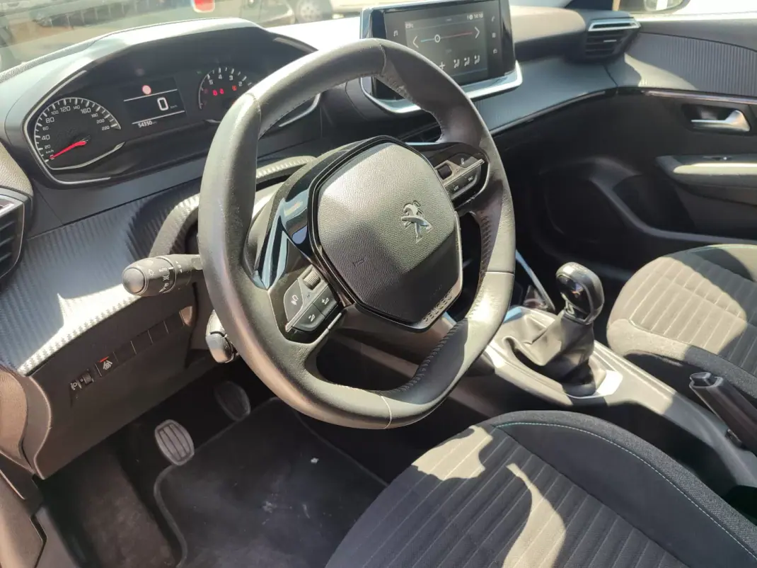 Peugeot 208 2022 - 14990 EUR, 54000 km - 54000km - foto 14 de 22