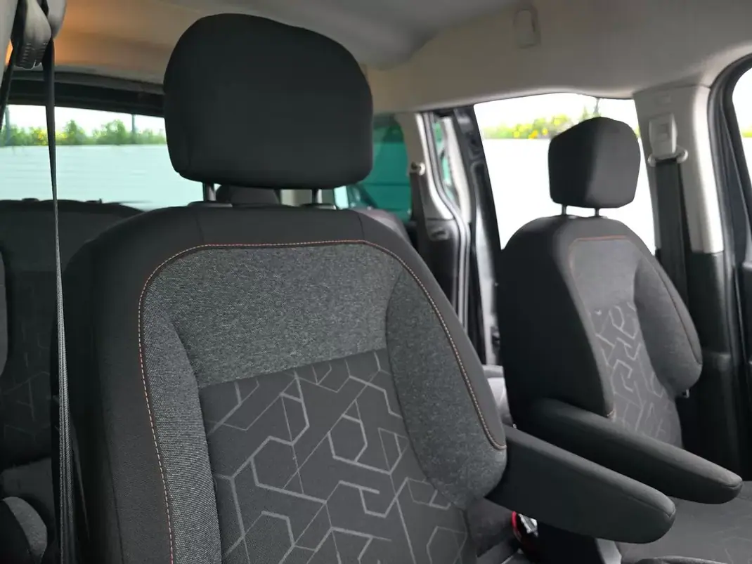 Peugeot Partner 2017 - 12490 EUR, 129000 km - AUTO.MOTO.pt - 129000km - foto 20 de 27