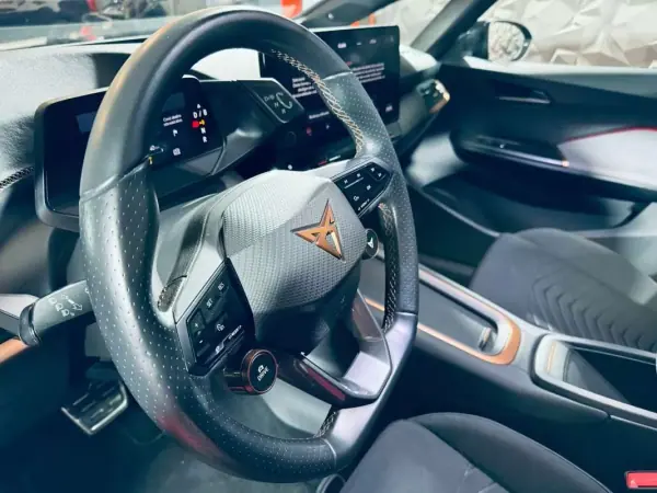 Cupra Born 2022 - 35990 EUR, 26601 km - AUTO.MOTO.pt - 26601km - foto 29 de 60