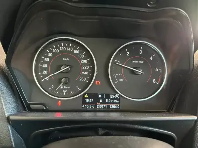 BMW 116 2011 - 13900 EUR, 210181 km - AUTO.MOTO.pt - 210181km - foto 14 de 22