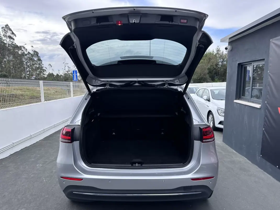 Mercedes-Benz B 180 2019 - 18900 EUR, 160000 km - AUTO.MOTO.pt - 160000km - foto 11 de 47