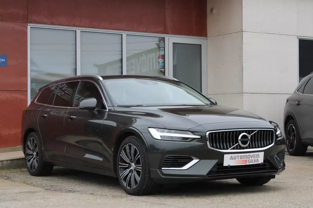 Volvo V60 2022 - 31990 EUR, 57000 km - AUTO.MOTO.pt - 57000km - foto 11 de 32