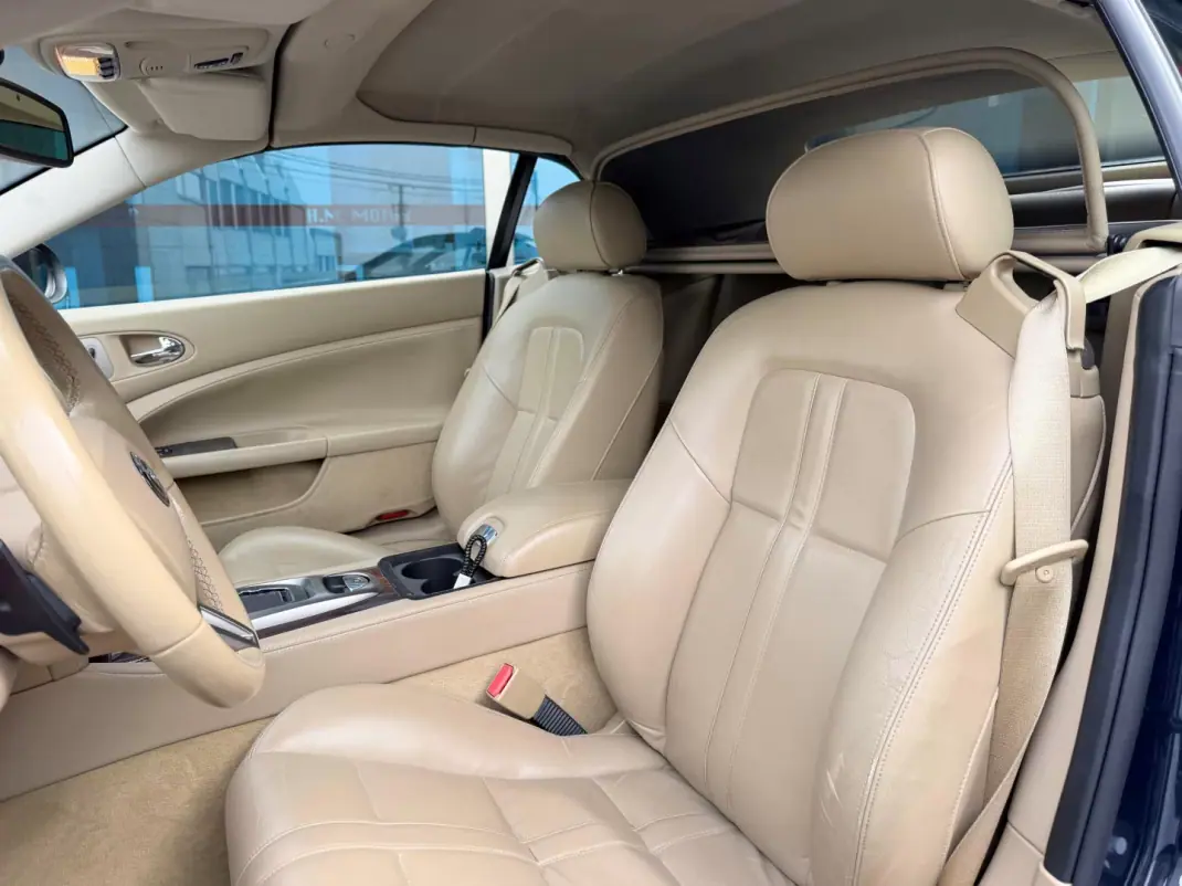 Jaguar XK 2006 - 38500 EUR, 186000 km - AUTO.MOTO.pt - 186000km - foto 8 de 15