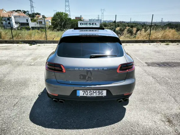 Porsche Macan 2014 - 42950 EUR, 177239 km - AUTO.MOTO.pt - 177239km - foto 22 de 59