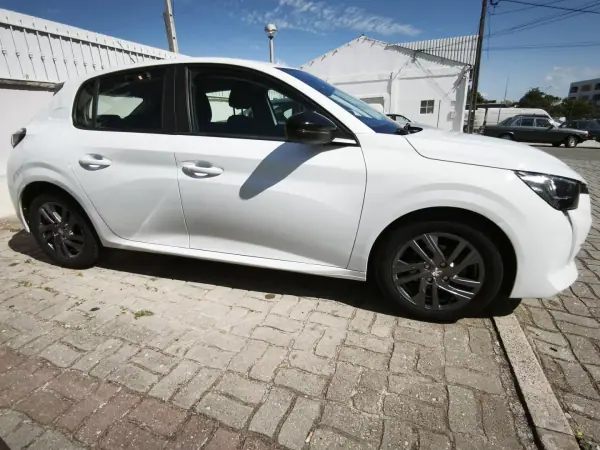 Peugeot 208 2022 - 13900 EUR, 66550 km - AUTO.MOTO.pt - 66550km - foto 5 de 14
