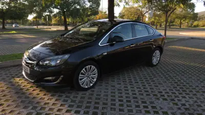 Opel Astra 2013 - 9800 EUR, 99000 km - 99000km - foto 1 de 16