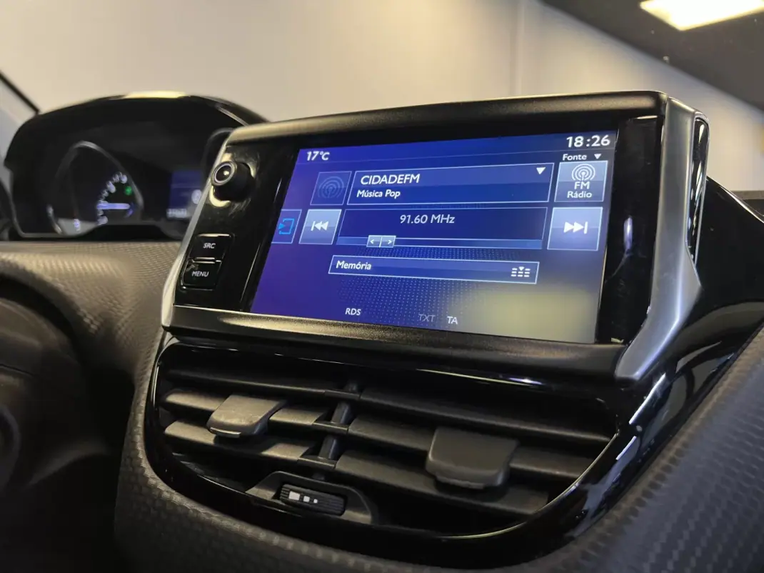 Peugeot 2008 2017 - 9990 EUR, 110000 km - AUTO.MOTO.pt - 110000km - foto 28 de 47