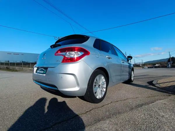 Citroën C4 2015 - 10500 EUR, 53000 km - AUTO.MOTO.pt - 53000km - foto 11 de 37
