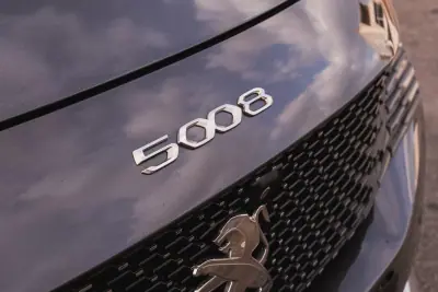 Peugeot 5008 2021 - 24000 EUR, 128300 km - AUTO.MOTO.pt - 128300km - foto 5 de 23