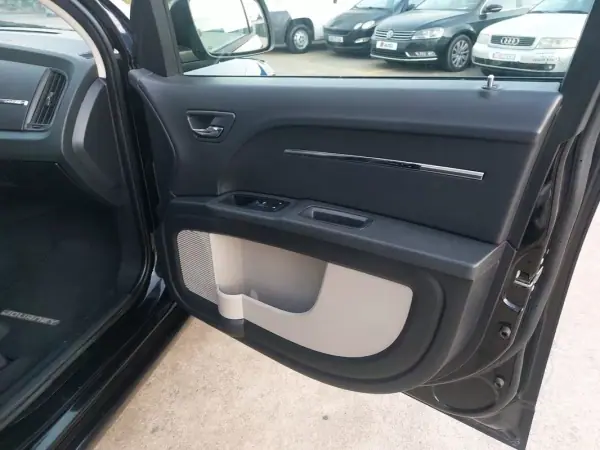 Dodge Journey 2008 - 10990 EUR, 168374 km - AUTO.MOTO.pt - 168374km - foto 13 de 29
