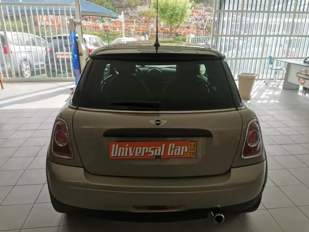 MINI Cooper 2013 - 12900 EUR, 166000 km - AUTO.MOTO.pt - 166000km - foto 4 de 17