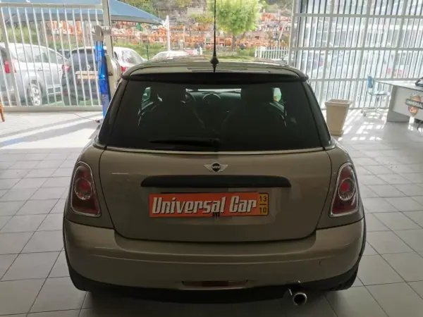 MINI Cooper 2013 - 12900 EUR, 166000 km - AUTO.MOTO.pt - 166000km - foto 4 de 17