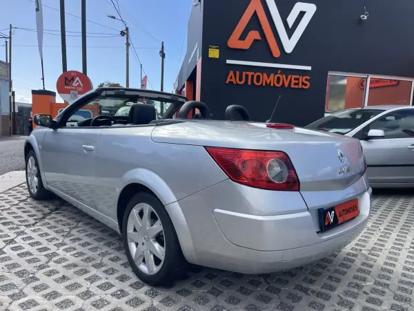 Renault Mégane Cabrio 2008 - 6950 EUR, 255883 km - AUTO.MOTO.pt - 255883km - foto 5 de 12