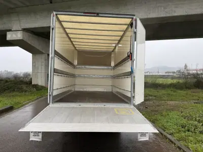 Iveco DAILY 35-140 CONTENTOR E PLATAFORMA 2020 - 28490 EUR, 91000 km - AUTO.MOTO.pt - 91000km - foto 11 de 34