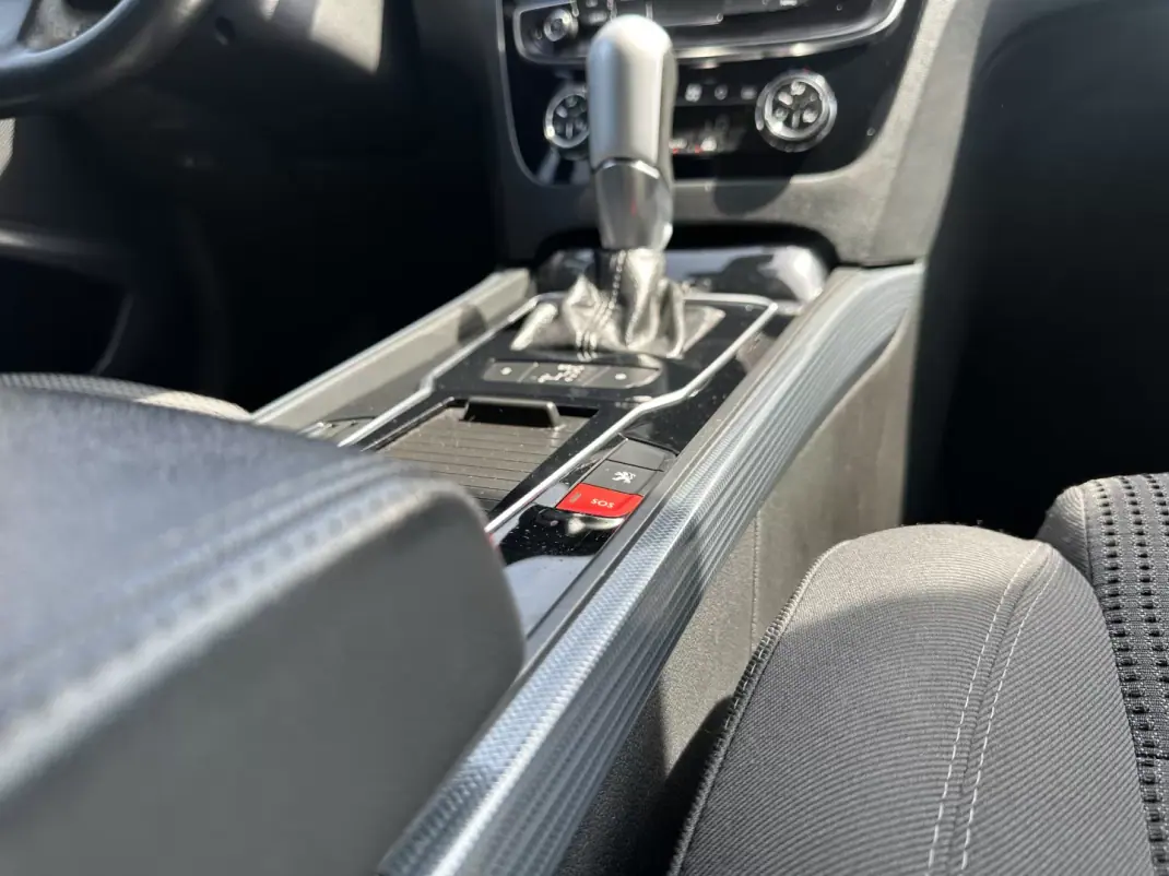 Peugeot 508 SW 2018 - 13900 EUR, 155000 km - AUTO.MOTO.pt - 155000km - foto 53 de 68
