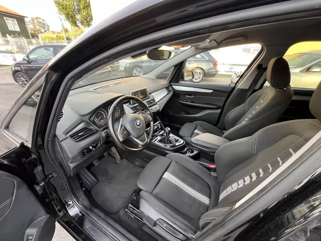BMW 218 Gran Tourer 2016 - 15950 EUR, 200000 km - AUTO.MOTO.pt - 200000km - foto 26 de 51