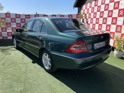 Mercedes-Benz C 220 2001 - 7490 EUR, 355200 km - AUTO.MOTO.pt - 355200km - foto 4 de 18