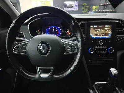 Renault Mégane Sport Tourer 2018 - 14450 EUR, 246155 km - AUTO.MOTO.pt - 246155km - foto 22 de 37