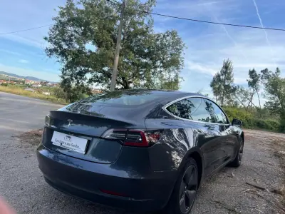 Tesla Model 3 2020 - 21900 EUR, 161211 km - AUTO.MOTO.pt - 161211km - foto 10 de 29