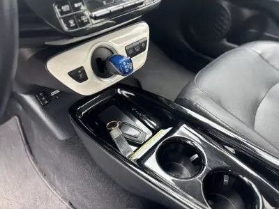 Toyota Prius 2019 - 19900 EUR, 111000 km - AUTO.MOTO.pt - 111000km - foto 18 de 21