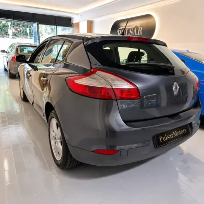 Renault Mégane 2009 - 4900 EUR, 281198 km - AUTO.MOTO.pt - 281198km - foto 2 de 7