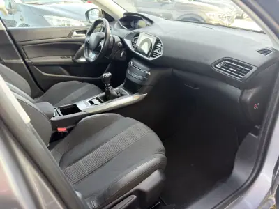 Peugeot 308 SW 2020 - 12990 EUR, 135191 km - AUTO.MOTO.pt - 135191km - foto 15 de 21