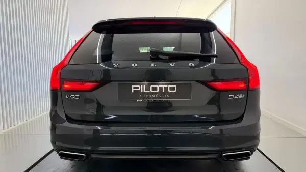 Volvo V90 2018 - 23990 EUR, 166090 km - AUTO.MOTO.pt - 166090km - foto 8 de 31