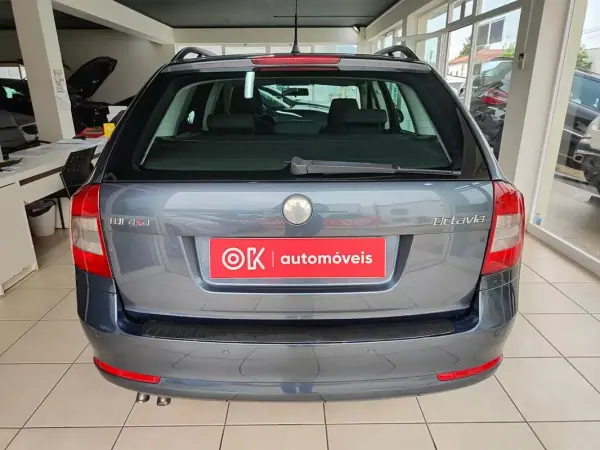 Skoda Octavia Break 2010 - 6650 EUR, 252000 km - AUTO.MOTO.pt - 252000km - foto 9 de 31