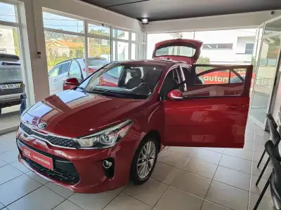 Kia Rio 2019 - 12500 EUR, 66000 km - AUTO.MOTO.pt - 66000km - foto 18 de 36